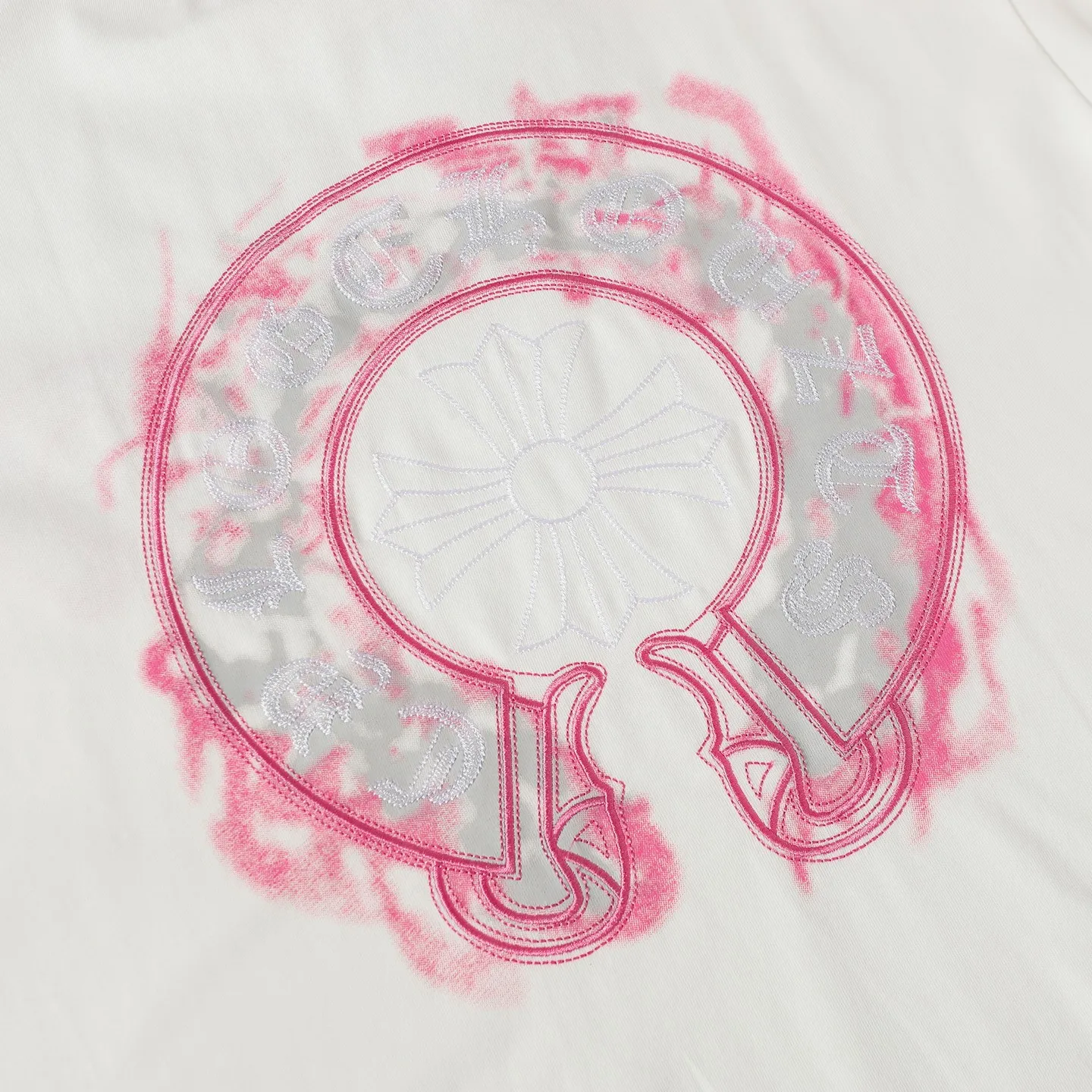 🅿️190 COME HEARTSCH/Cro Heart Purple Horseshoe Printed Embroidered Short Sleeve T-shirt Uses direct injection imported machine printing hardware and accessories, all custom-made, embroidery➕printing design Correctly configured black 2025 packaging 280 grams custom-dyed double yarn cotton version Large, loose and stylish Differentiated from the low version, slim and long version, upper body pulls the hips, correct high-density main mark, washed tag, hand-sewn Color: Black/White Size: XS-L